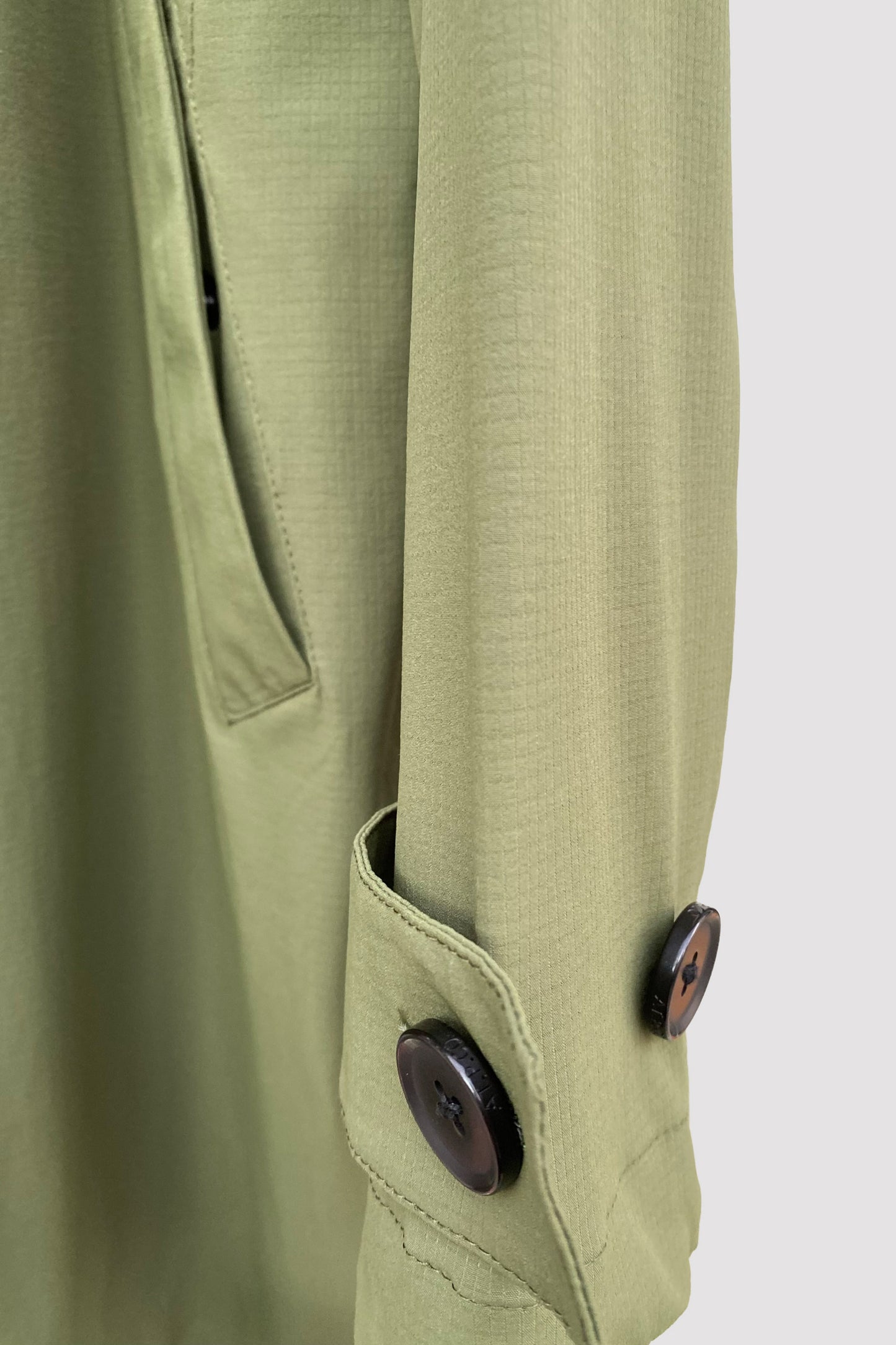 At.p.co Gabardina técnica color verde