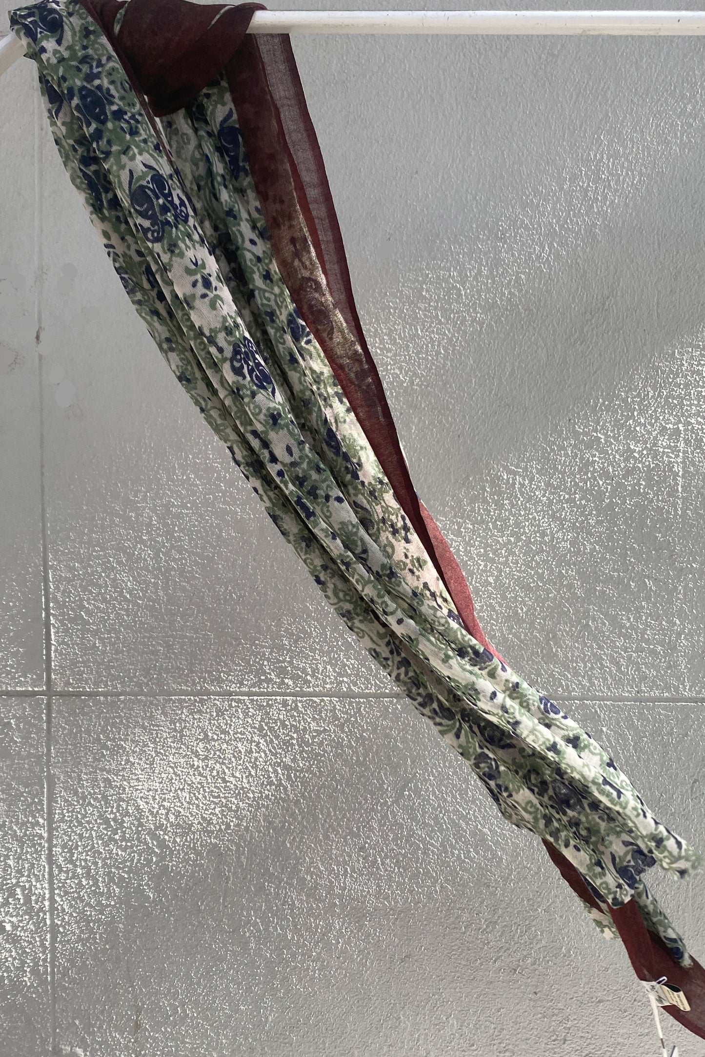 Alley Docks Fular de flores de lana