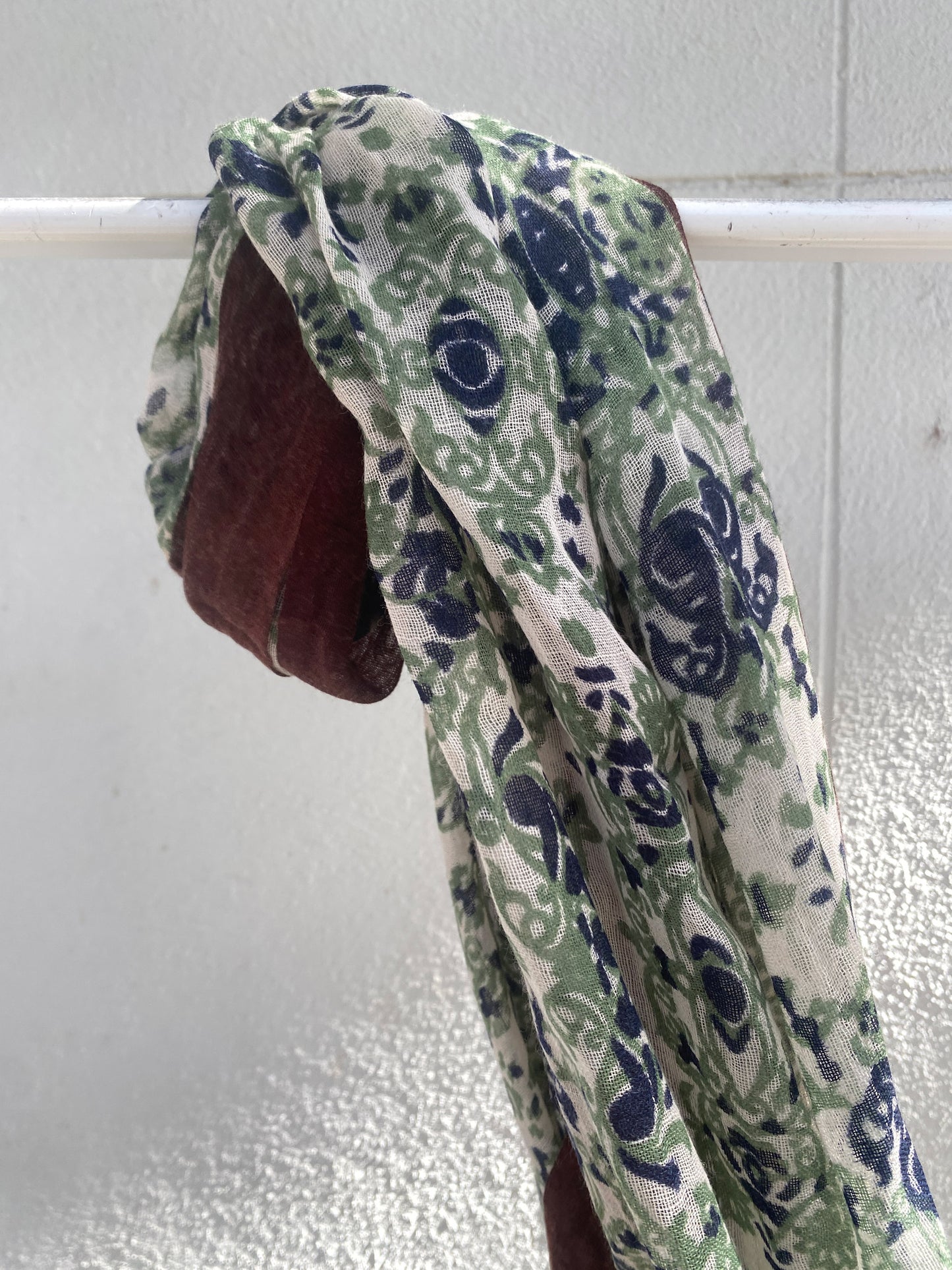 Alley Docks Fular de flores de lana