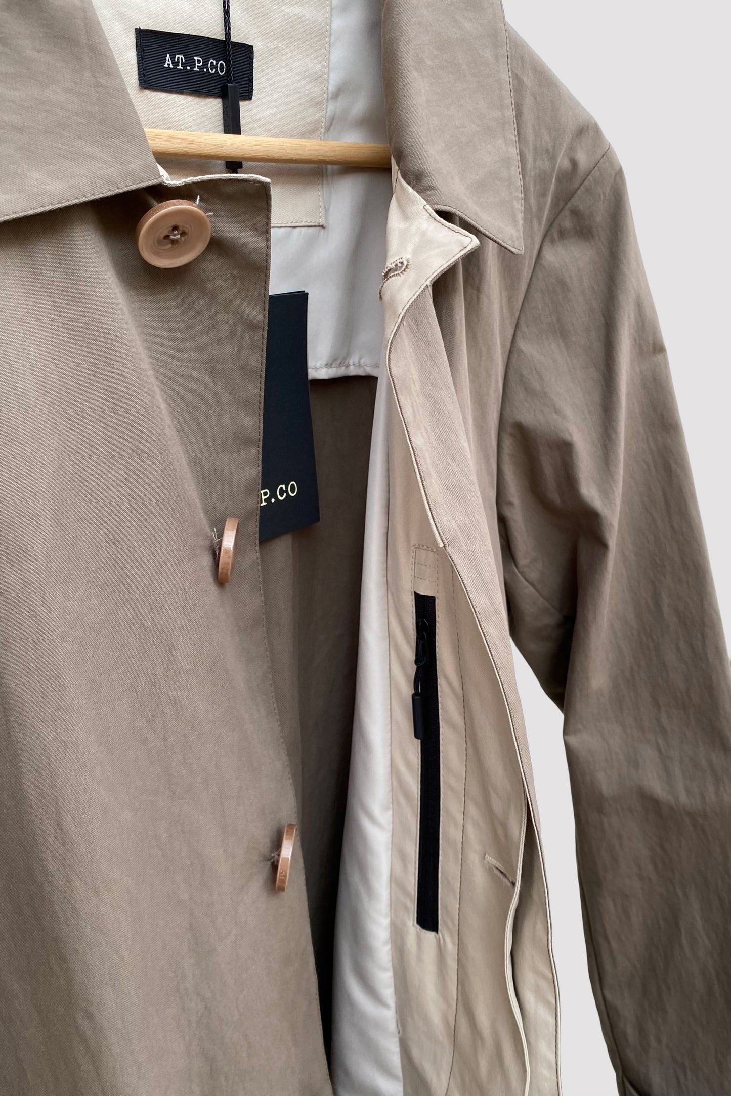 At.p.co Gabardina de algodón Benson color camel