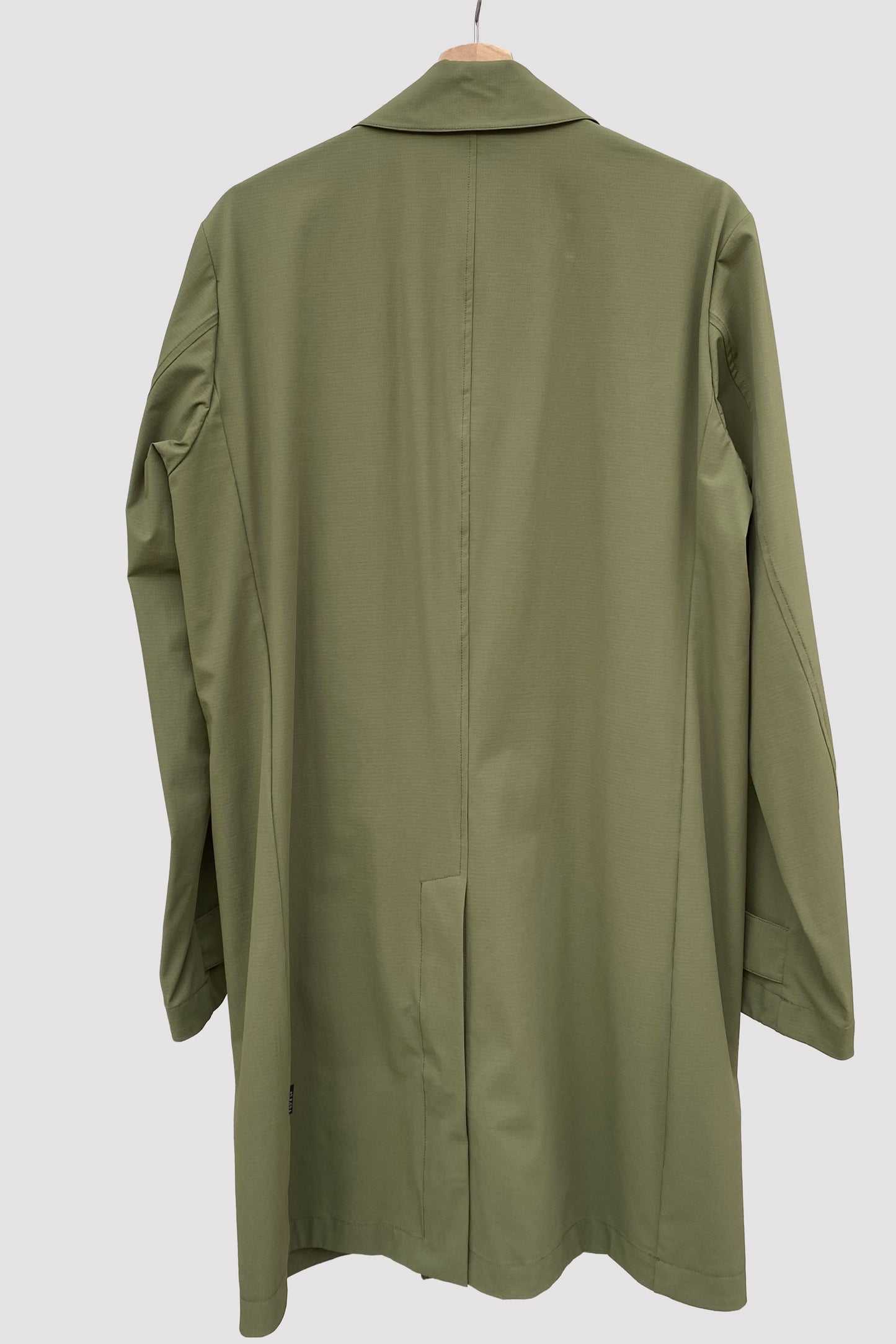 At.p.co Gabardina técnica color verde