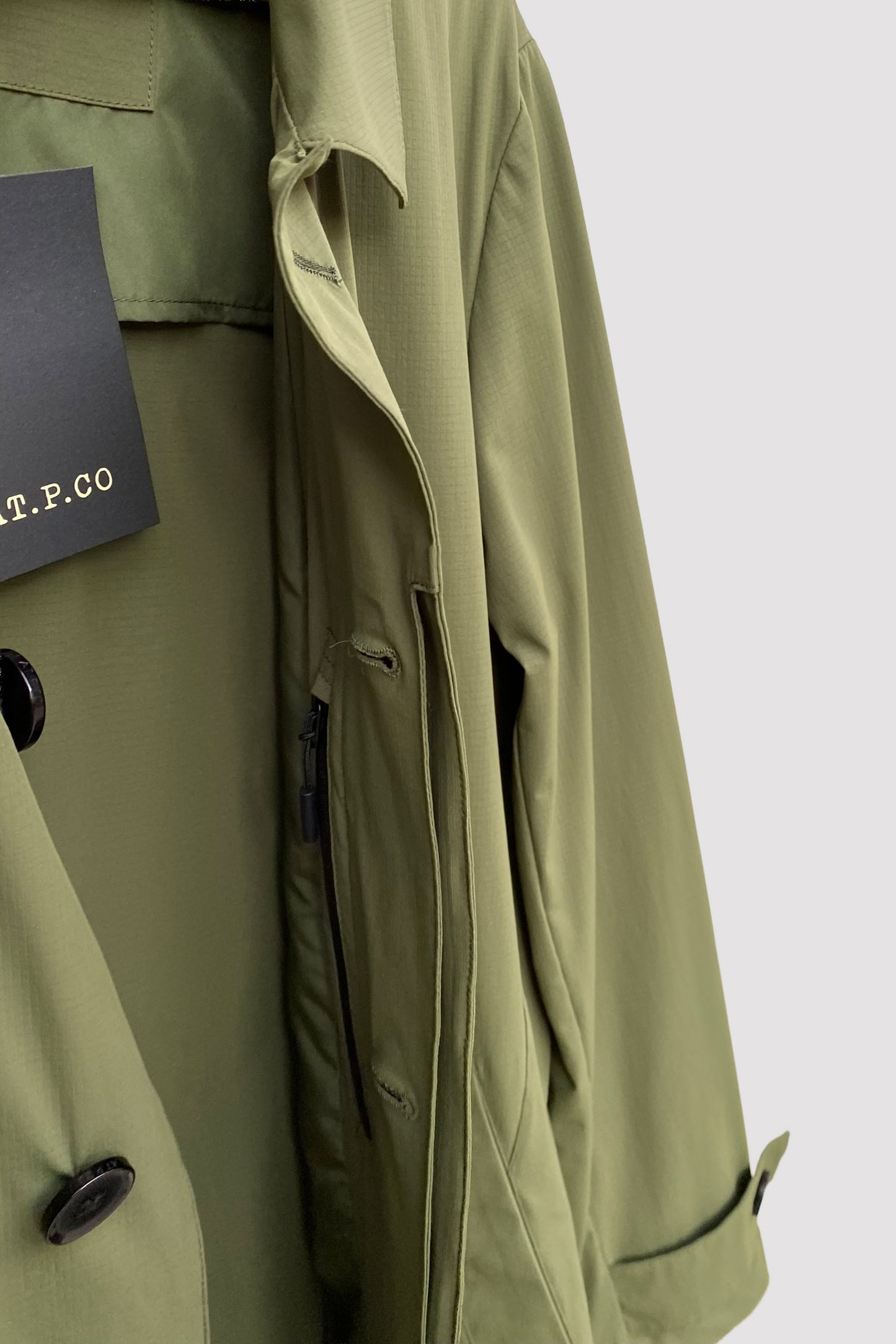 At.p.co Gabardina técnica color verde