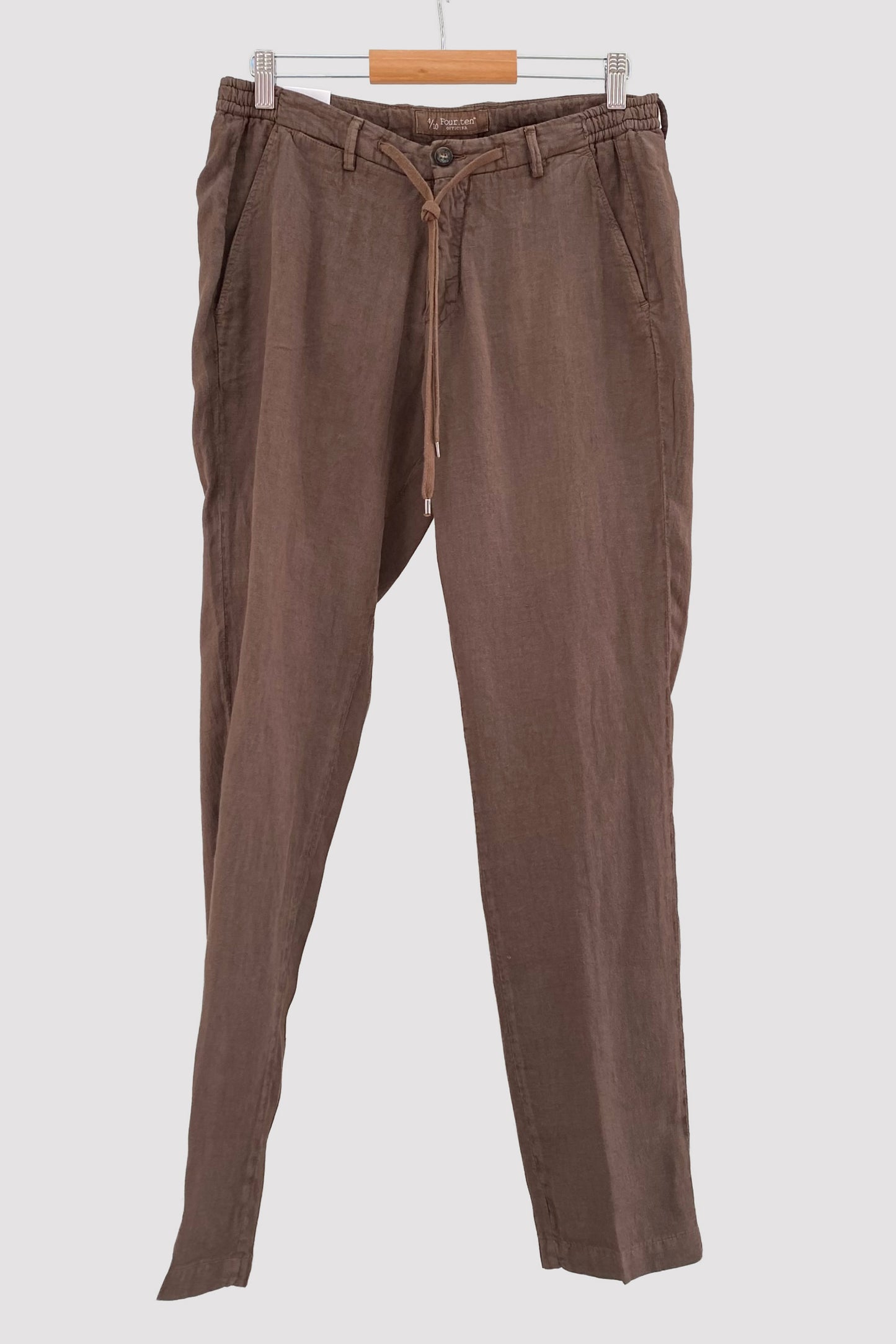 Four.ten Pantalón de lino con goma y cordón en la cintura chocolate