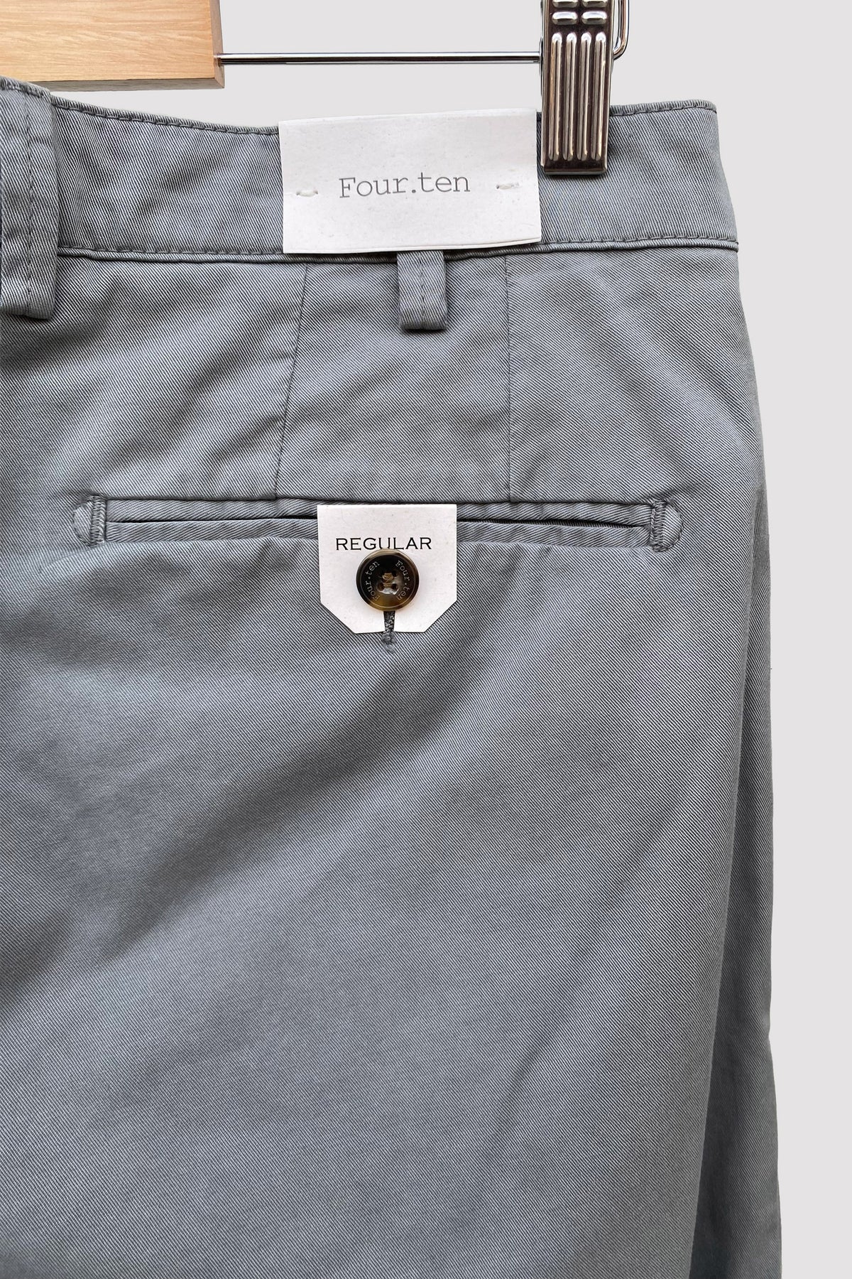 Four.ten Pantalón chino gris