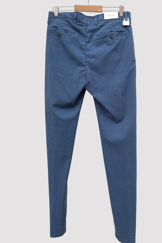 Four.ten Pantalón chino con pinza azul