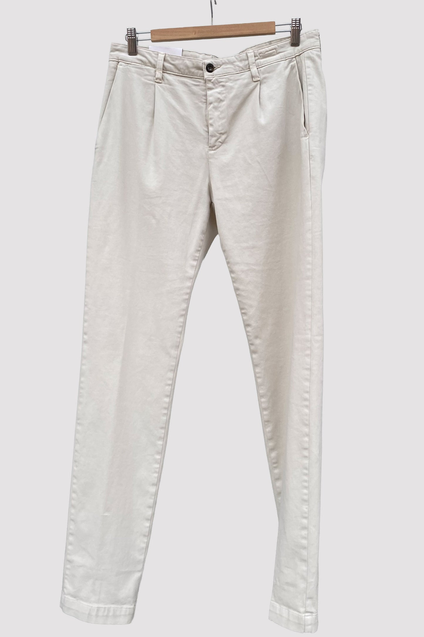Four.ten Pantalón chino con pinza blanco claro