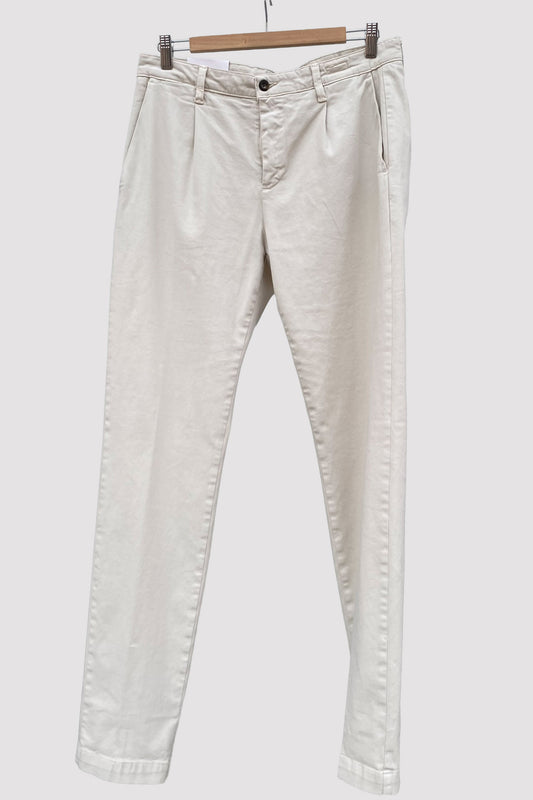 Four.ten Pantalón chino con pinza blanco claro