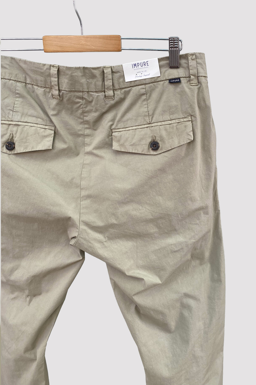 Impure Pantalón chino color camel