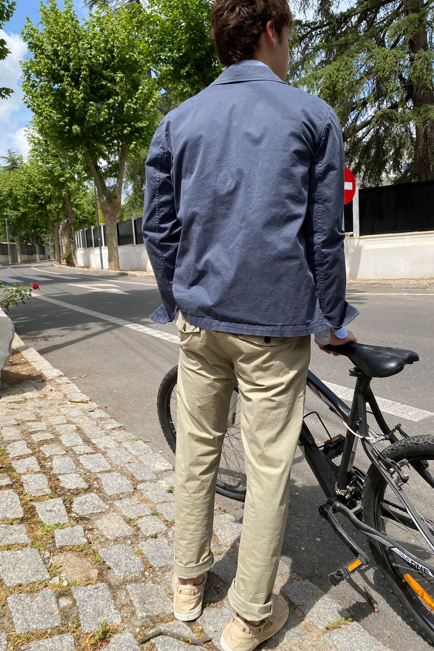 Impure Pantalón chino color camel